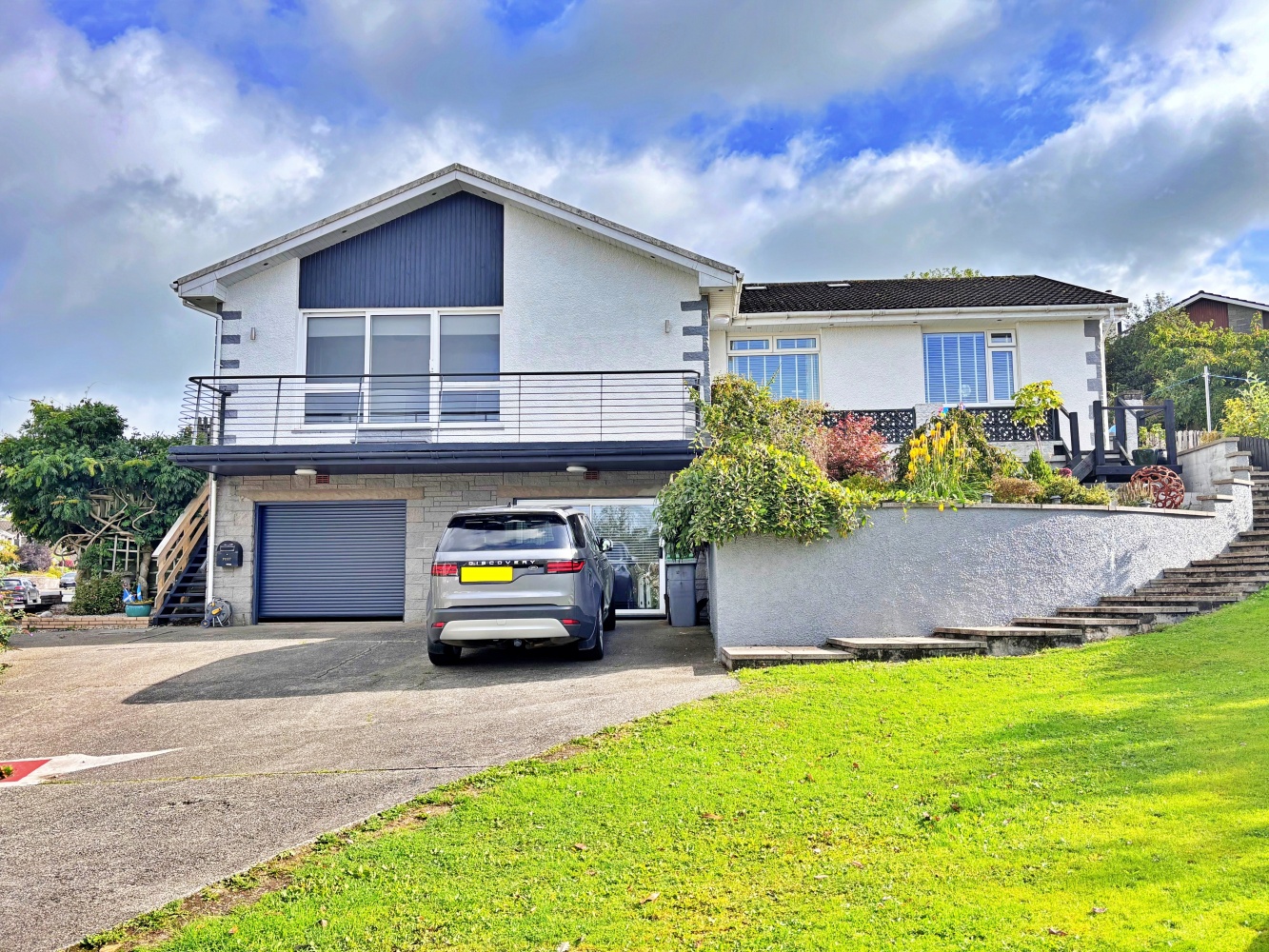 10 Holroyd Road