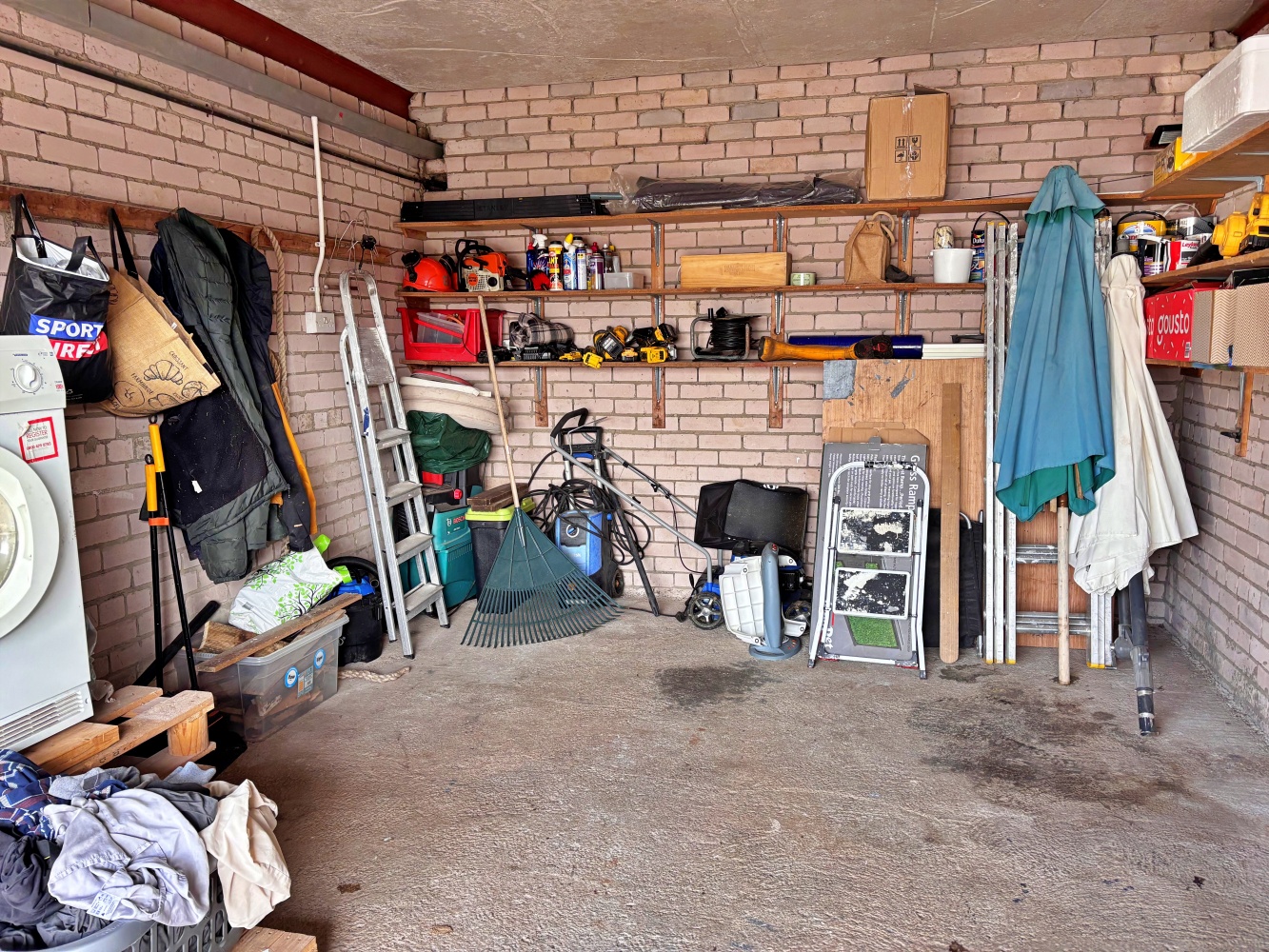 10 Holroyd Road
