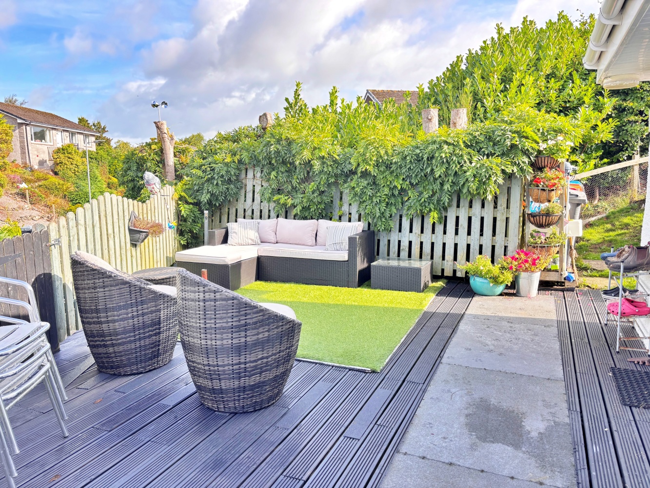 10 Holroyd Road